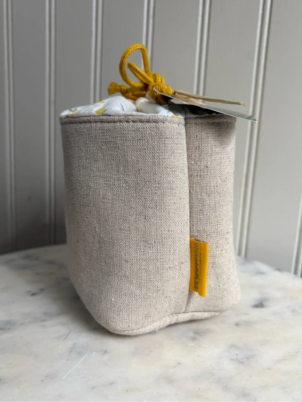 L’Occitane Drawstring Pouch Beige/White/Yellow Lemon Print 100% Cotton LIKE NEW